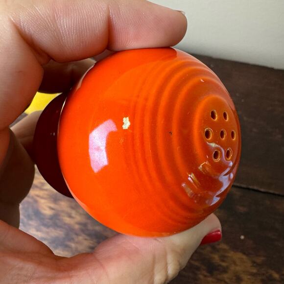 FiestaWare VTG 1950s Yellow & Red (Orange) Round Ball Salt & Pepper Shakers - Picture 7 of 10